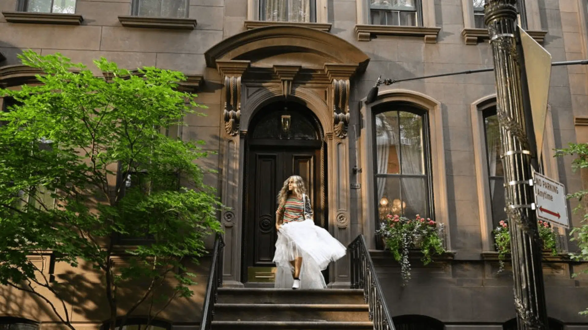 carrie bradshaw apartment