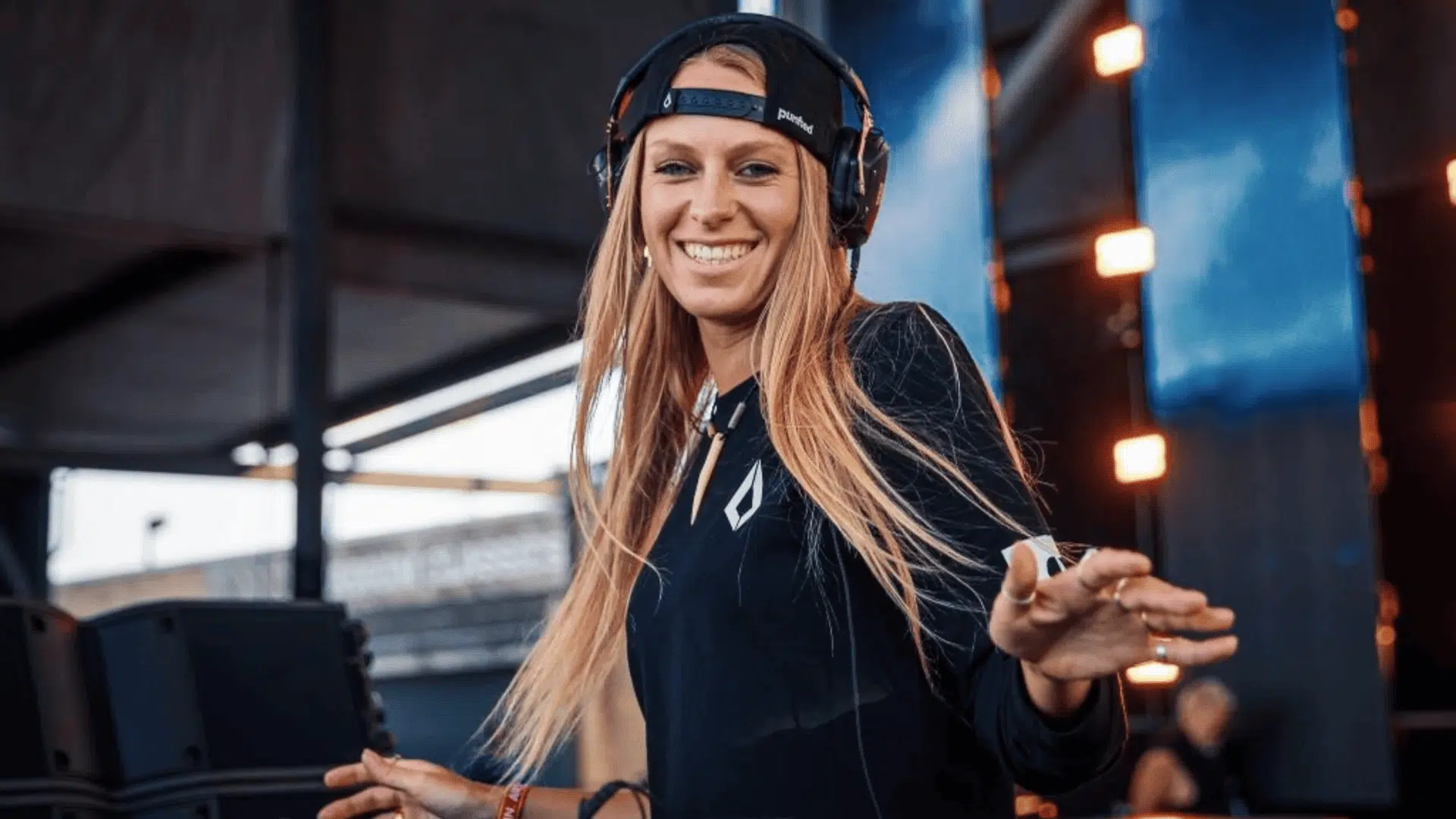 Nora En Pure