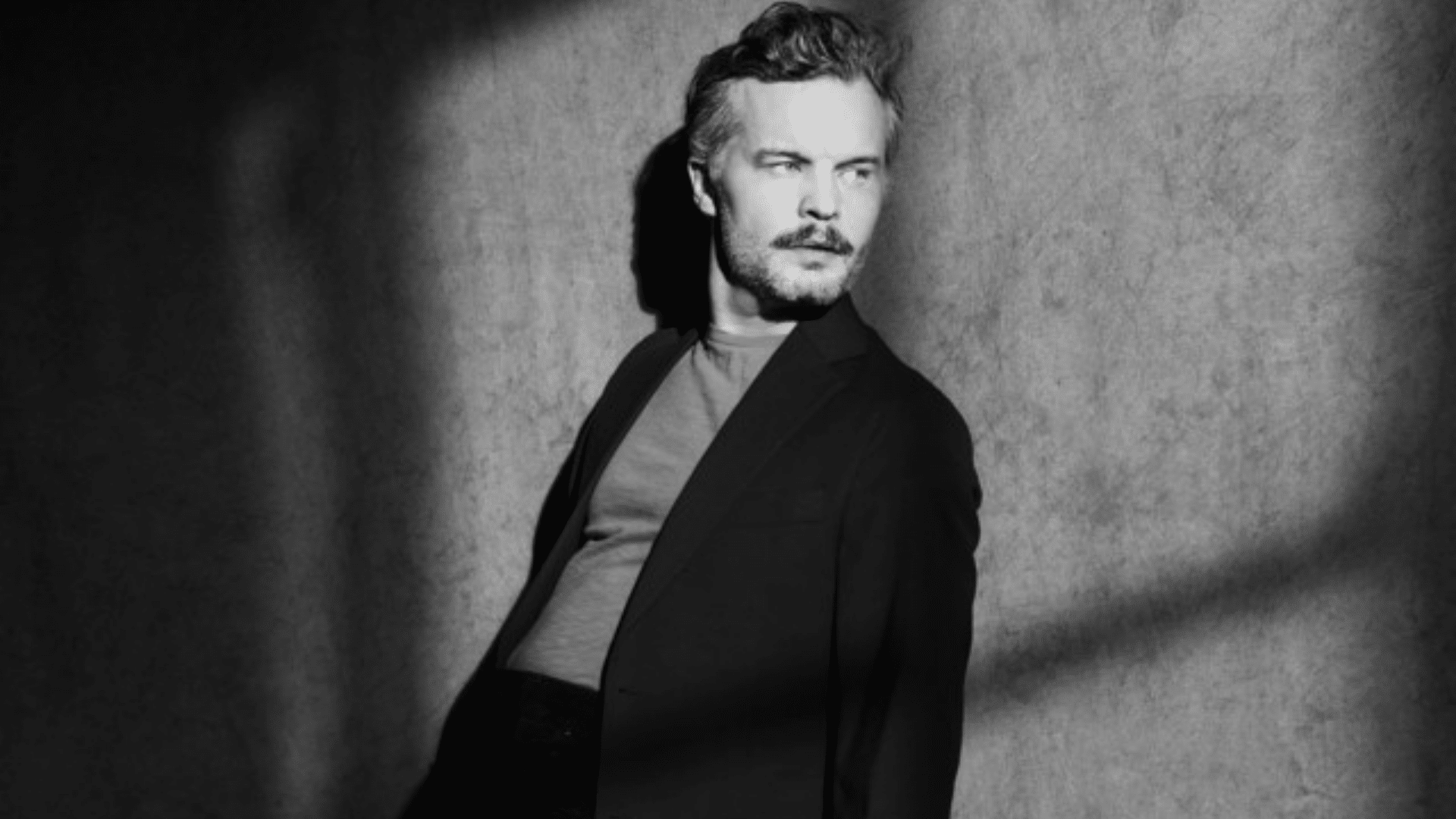 the tallest man on earth